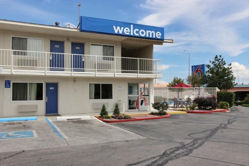 ホテル Super 8 Albuquerque/Midtown エクステリア 写真